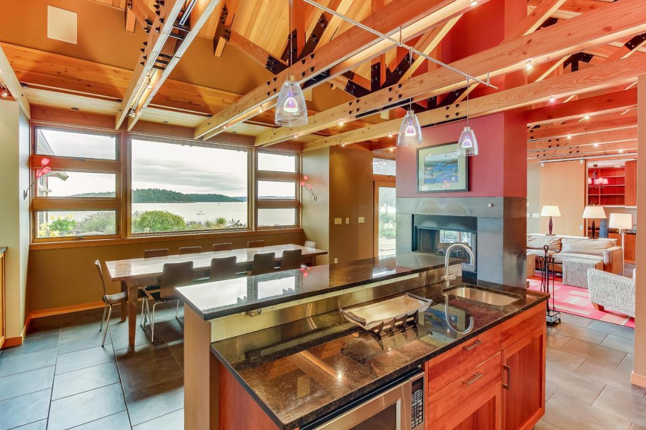 فيلا Fidalgo Island Waterfront Stunner أناكورتس المظهر الخارجي الصورة