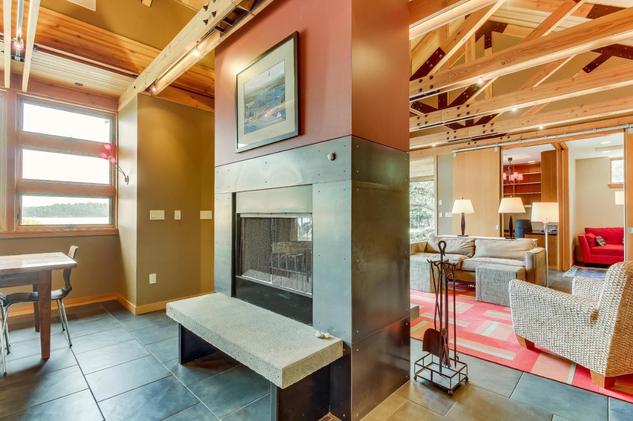 فيلا Fidalgo Island Waterfront Stunner أناكورتس المظهر الخارجي الصورة